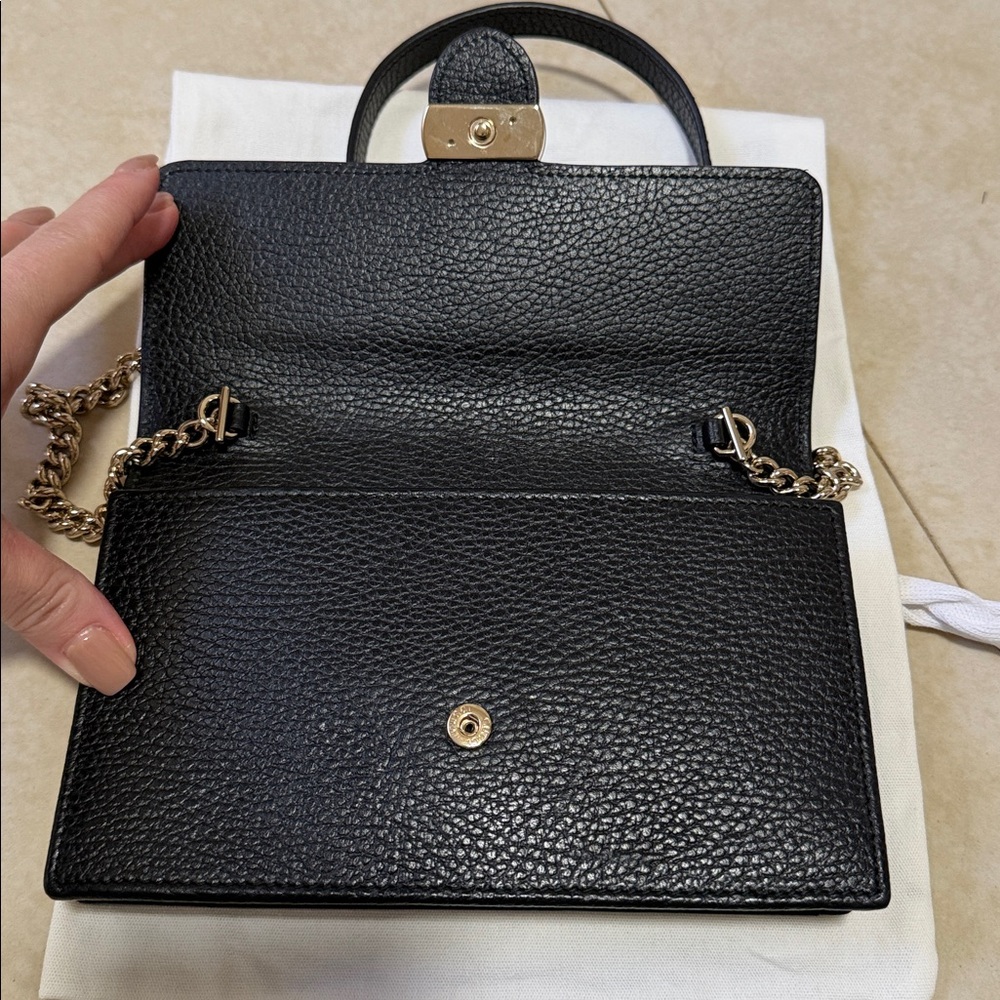 Gucci Crossbody Bag - Picture 9 of 17